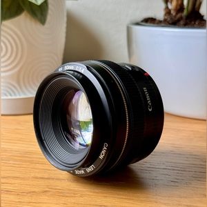 Canon EF 50mm f/1.4 USM Lens - Excellent Condition